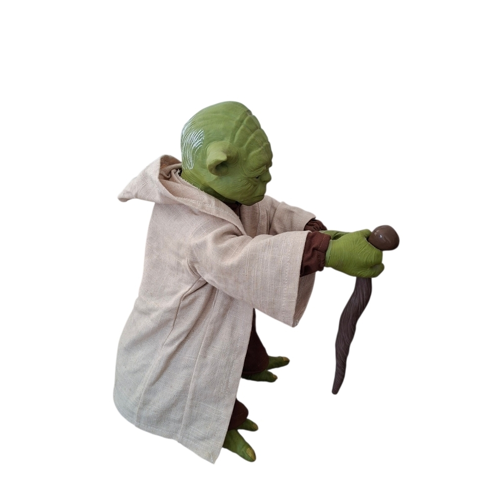 Interactive Animated Yoda Talking & Moving Star Wars Figure 16" - Picture 8 of 15
